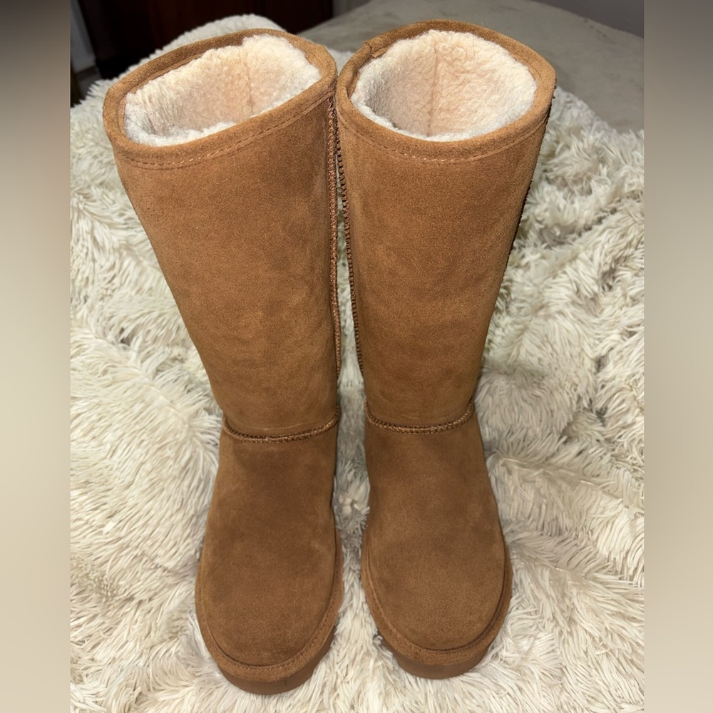 Size 9 BearPaw Hickory Tall Elle Suede Boots